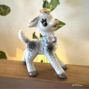 Little lamb Figurine ~ Vintage *made in Japan*